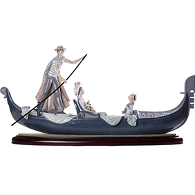 Величезна порцелянова композиція LLADRO "IN THE GONDOLA", 77 см