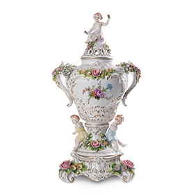 Декоративна ваза SITZENDORF PORCELAIN з Путти та квітами, 41 см