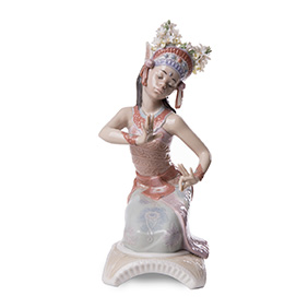 Статуетка Lladro "INDIAN POSE", 23 см