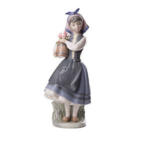 Статуетка Lladro "FROM MY GARDEN", 26 см